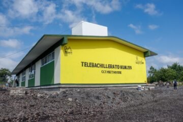 Michoacán construye infraestructura educativa y vial en la Región Bajío