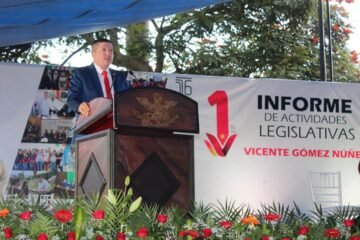 Vicente Gómez Núñez rinde su primer informe de labores legislativas