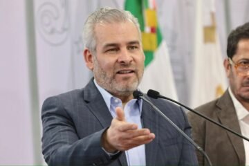 Familia del policía municipal fallecido en Uruapan cobrará seguro de vida: Bedolla