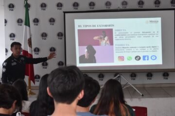 En visita guiada, Fiscalía General recibe a estudiantes de la Preparatoria Taximaroa, sede Ciudad Hidalgo