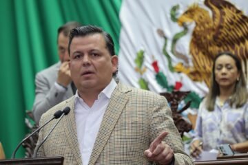 Así como piden una Palestina Libre, pidan un Apatzingán libre de doble cuota: Memo Valencia