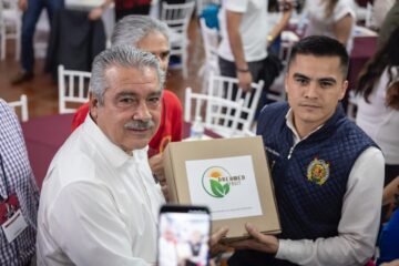 Raúl Morón atiende peticiones y necesidades del Sector Salud de Michoacán