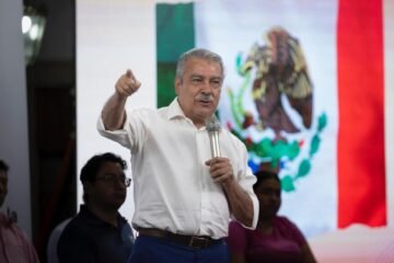 «Estoy orgulloso de ser un maestro normalista»: Morón