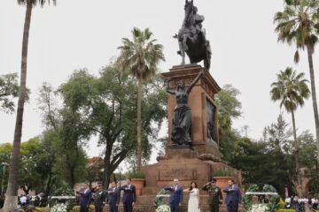 Honra Bedolla legado de José María Morelos a 260 años de su nacimiento