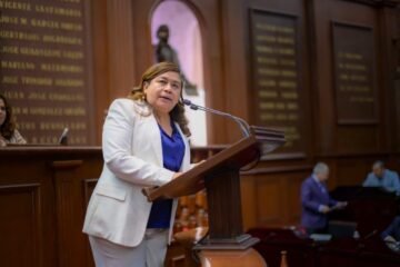 Propone Belinda Iturbide visibilizar a los trabajadores del Congreso de Michoacán