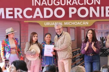 ¡En su primer acto público! Grecia Quiroz y Bedolla inauguran juntos Mercado Poniente en Uruapan ¡En su primer acto público! Grecia Quiroz y Bedolla inauguran juntos Mercado Poniente en Uruapan