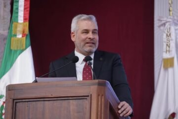 Reconoce Bedolla aportación de galardonados con doctorado honoris causa por la UMSNH