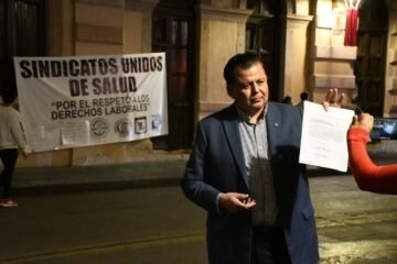 Memo Valencia exhibe la indolencia de las autoridades estatales al no atender a manifestantes en el Congreso del Estado