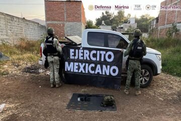 Detienen a cinco personas y aseguran cerca de un centenar de cartuchos en Michoacán