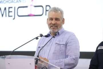 Bedolla firmará decreto para eliminar multas de tránsito y priorizar seguridad vial