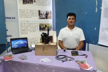 Más de 635 equipos michoacanos compiten en el encuentro estatal de robótica