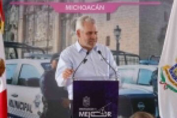 El gobernador Alfredo Ramírez Bedolla refuerza la operatividad en Michoacán con la entrega de 122 nuevas patrullas de alta tecnología a la Guardia Civil y 15 municipios