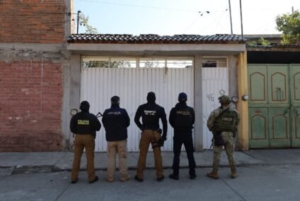 Fiscalía General realiza dos cateos en Morelia; asegura más de 800 dosis de droga y detiene a tres personas