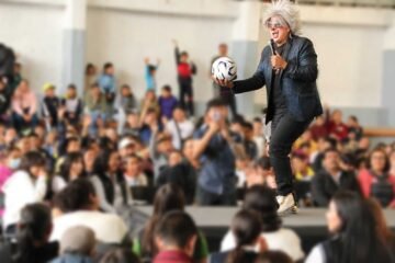 Fiscalía General promueve el uso seguro de las redes sociales en instituciones educativas de Charo