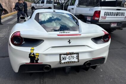 SSP asegura vehículo con reporte de robo en EUA y arma; hay dos detenidos