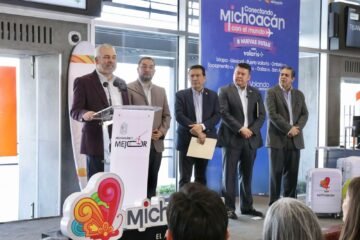 Michoacán alcanza cifra récord en 2025; más de 1.5 millones de turistas llegaron por aire: Bedolla