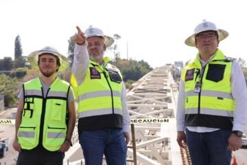 Bedolla supervisa obra del distribuidor de la salida a Pátzcuaro; registra 70 % de avance