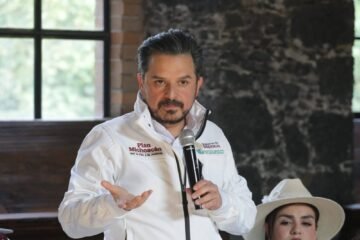 Zoe Robledo, director nacional del IMSS visitó Uruapan