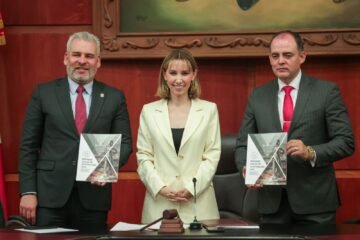 Llama Bedolla a michoacanos a defender sus derechos ante el Tribunal Anticorrupción