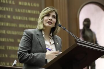 A propuesta de Brissa Arroyo, autorizan diputadas y diputados, instalación de un “Frascotón” en las instalaciones del Congreso del Estado