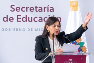 Invita Gabriela Molina a participar en las convocatorias vigentes para el magisterio