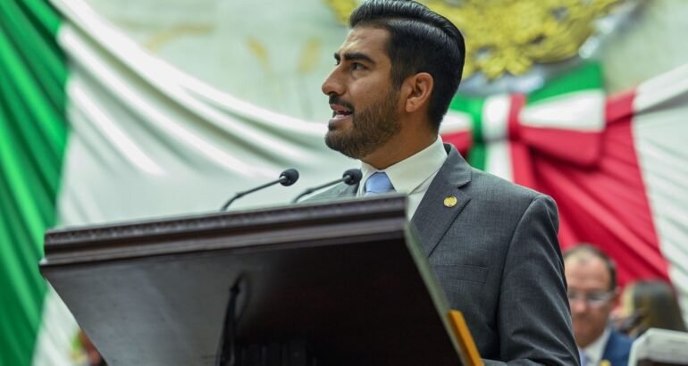 Alfonso Chávez propone reformar Ley de Bibliotecas para incluir a personas adultas mayores