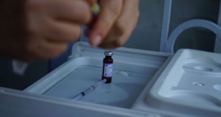 Michoacán cuenta con 771 mil vacunas disponibles contra el sarampión: Bedolla