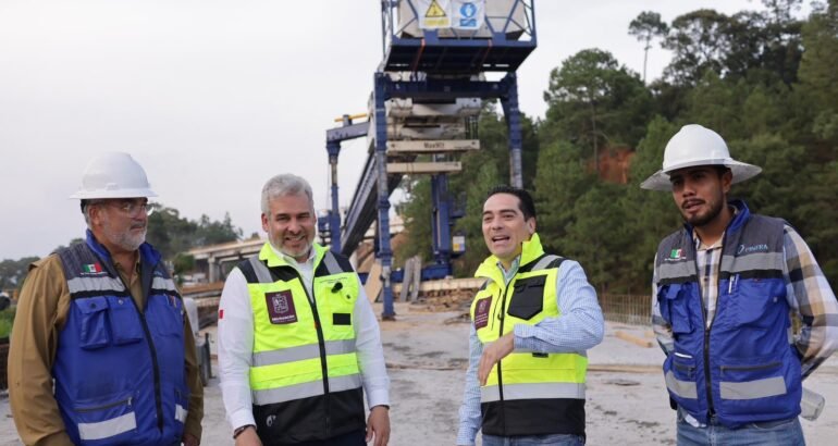 Abierta la circulación vehicular a 4 carriles del tramo carretero Pátzcuaro-Uruapan: Bedolla Abierta la circulación vehicular a 4 carriles del tramo carretero Pátzcuaro-Uruapan: Bedolla