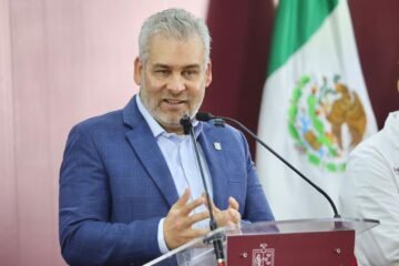 Michoacán cuenta con más de 570 mil vacunas contra el sarampión; niños de 6 meses a 12 años son prioridad: Bedolla