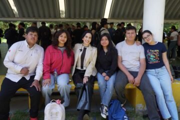 Beca Gertrudis Bocanegra impulsa a cerca de 3 mil universitarios de Uruapan: Iemsysem