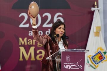 En el Tec de Morelia inicia Bedolla la entrega de 44 mil tarjetas de la Beca Gertrudis Bocanegra