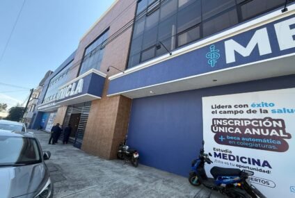 Inauguran Escuela de Medicina de la Unicla Uruapan