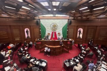 Por Ley, la Lengua de Señas Mexicana se deberá instruir en todos los niveles educativos en Michoacán Por Ley, la Lengua de Señas Mexicana se deberá instruir en todos los niveles educativos en Michoacán