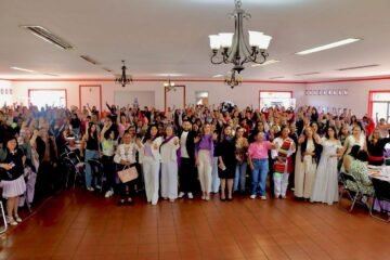 Mujeres de Uruapan se reúnen en unidad en el marco del 8 de marzo Mujeres de Uruapan se reúnen en unidad en el marco del 8 de marzo