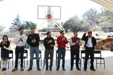 Directivos de 13 planteles del Cecytem reciben chips del Programa D4TA para sus estudiantes