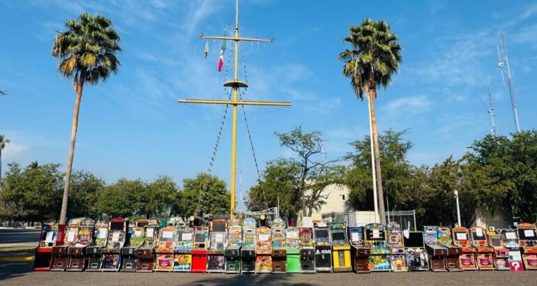 En operativo interinstitucional aseguran 98 máquinas tragamonedas en Lázaro Cárdenas