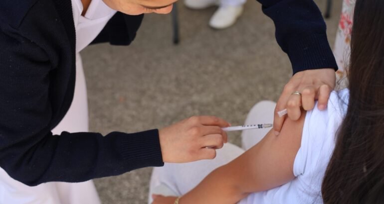 En Michoacán se han aplicado más de 700 mil dosis contra el sarampión: SSM En Michoacán se han aplicado más de 700 mil dosis contra el sarampión: SSM