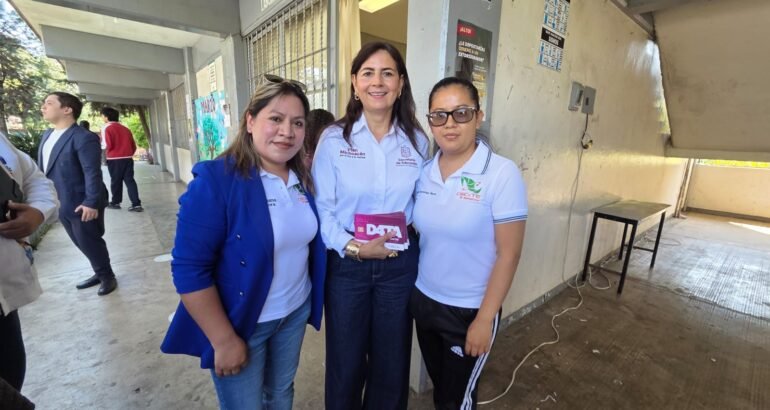 Más de 2 mil 500 estudiantes del Cecytem recibirán chips D4TA para internet gratis