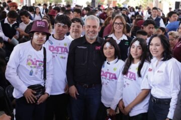 Entrega Bedolla más de 8 mil 500 chips del Programa D4TA a estudiantes de Conalep