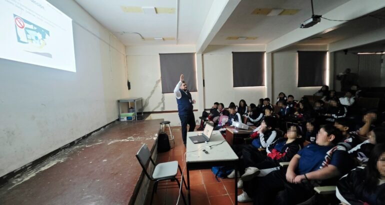 Fortalece FGE cultura de protección de datos personales en estudiantes de Morelia