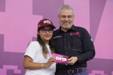 Se suman otros 4 mil estudiantes a D4TA, datos gratis; Bedolla invita a no quedarse fuera del programa