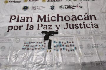 SSP asegura a 3 personas en posesión de un arma de fuego en Uruapan