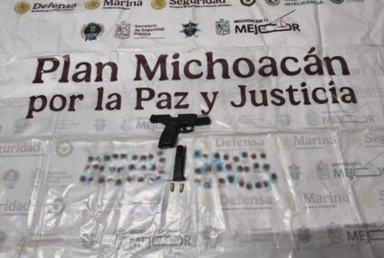 SSP asegura a 3 personas en posesión de un arma de fuego en Uruapan