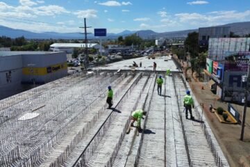 ¡No más espera en el tráfico! El paso vial de Policía y Tránsito tiene un 80 % de avance