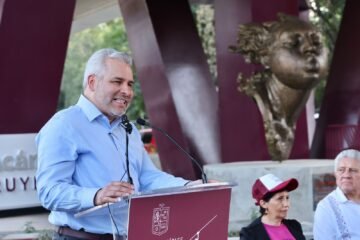 Bedolla cumple y entrega al pueblo de Uruapan el puente vehicular Carlos Manzo