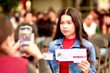 Beca Benito Juárez beneficia a más de 400 estudiantes de Preparatoria Abierta