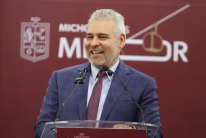 Bedolla anunció que este viernes se abre a la circulación el puente que conecta el libramiento con la calzada La Huerta en el distribuidor de salida a Pátzcuaro