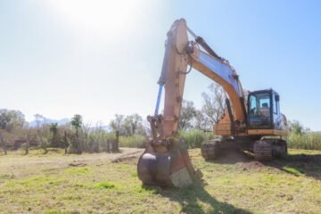 SCOP retira más de 21 mil metros cúbicos de azolve en canales del lago de Pátzcuaro