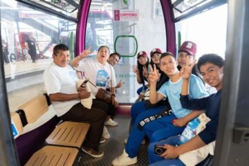 Participan estudiantes del Cobaem en puesta en marcha del teleférico de Uruapan