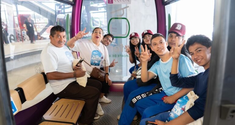 ¡Las juventudes de Uruapan ya vuelan hacia su futuro!🚠🎓